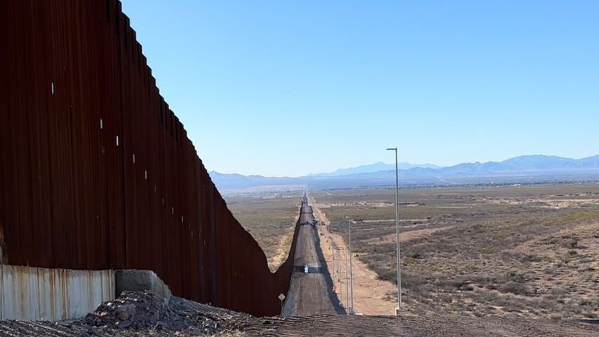 Border of the United States and Mexico, between the cities of Agua Prieta (State of Sonora, Mexico) and Douglas (Arizona, United States).